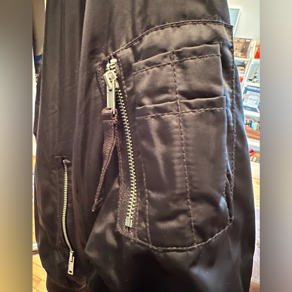 GAP Women’s Bomber Jacket, Size XL - Picture 4 of 4